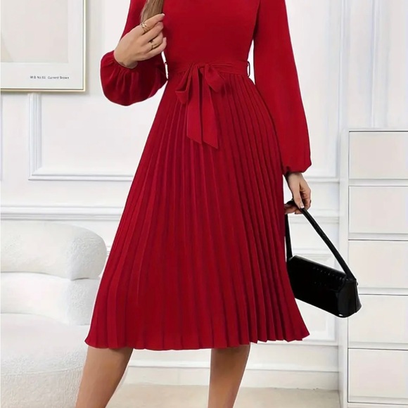 Flattering Pleated Belted Midi Dress - Stylish Crew
Neck & Lantern Sleeves - Picture 3 of 4